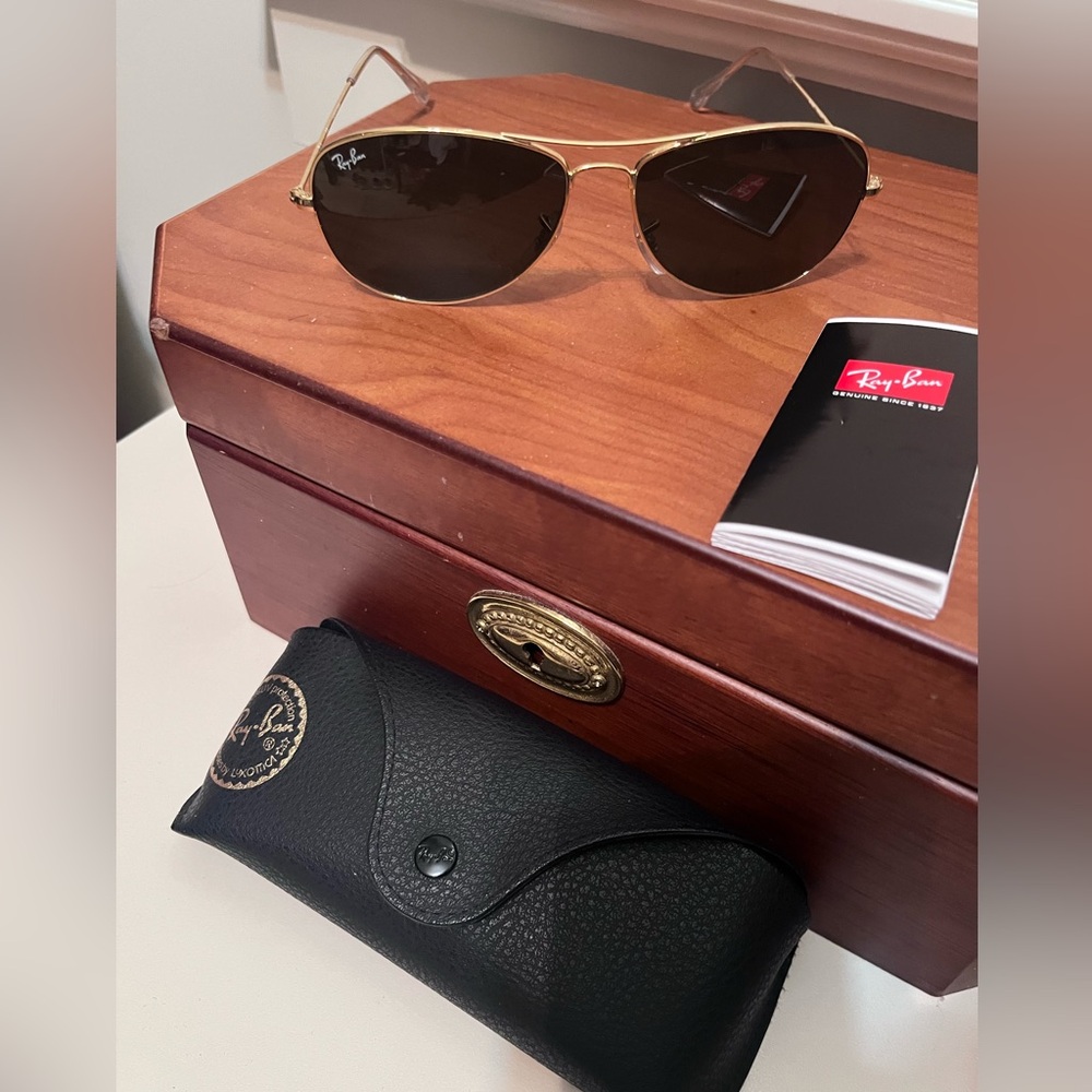 Ray-Ban Gold Frame Aviator Sunglasses